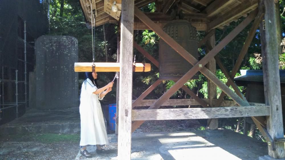 平和の鐘を鳴らす。