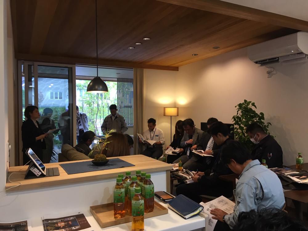 モデルハウス見学会