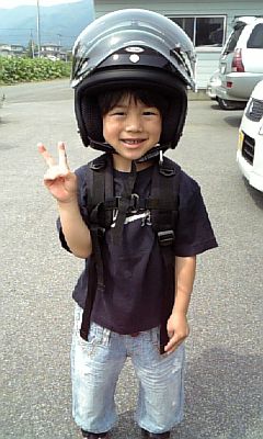 波琉バイクに乗る。