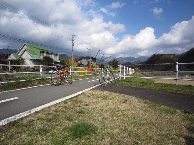 膝が笑っています。