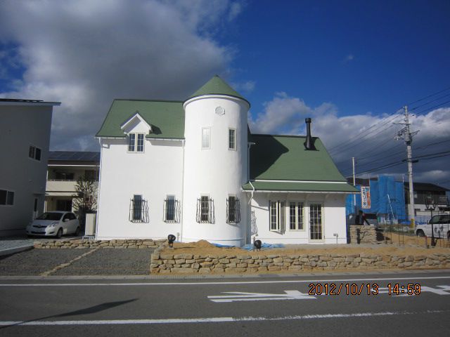 同じ漆喰でも雰囲気が違いますね！