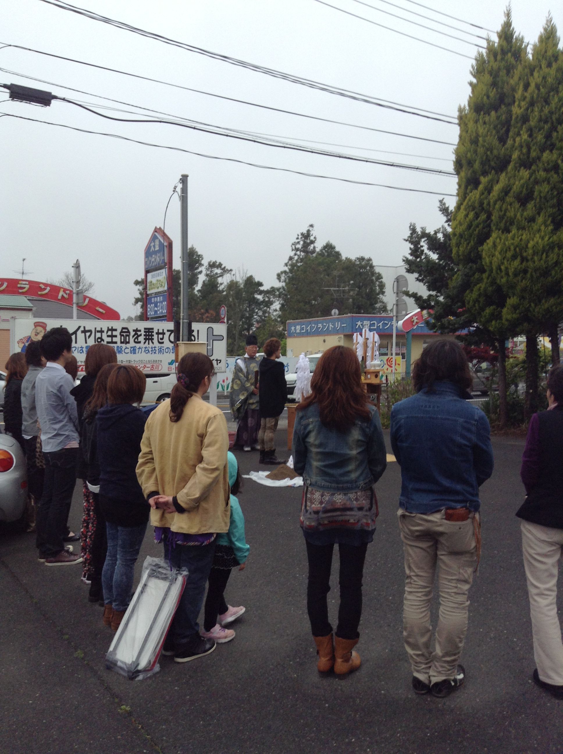 ドームハウスで美容院の地鎮祭でした。