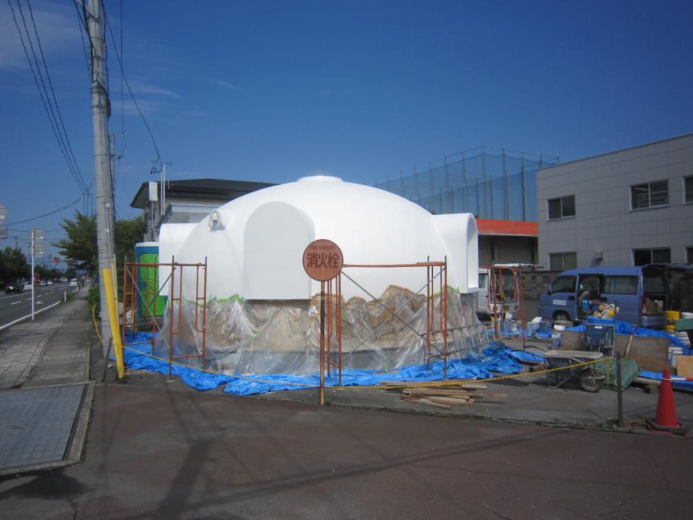 消化栓案内板がいいところにありますねえ！！何んともならない！