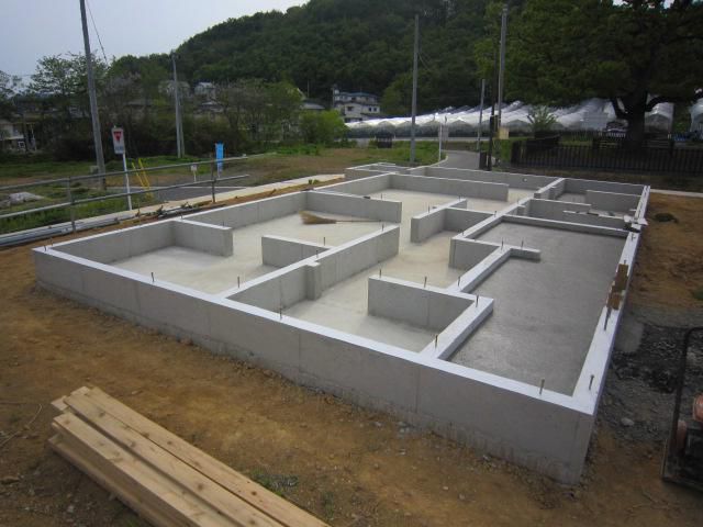 「私のしろい家」みはらし、基礎工事完了！