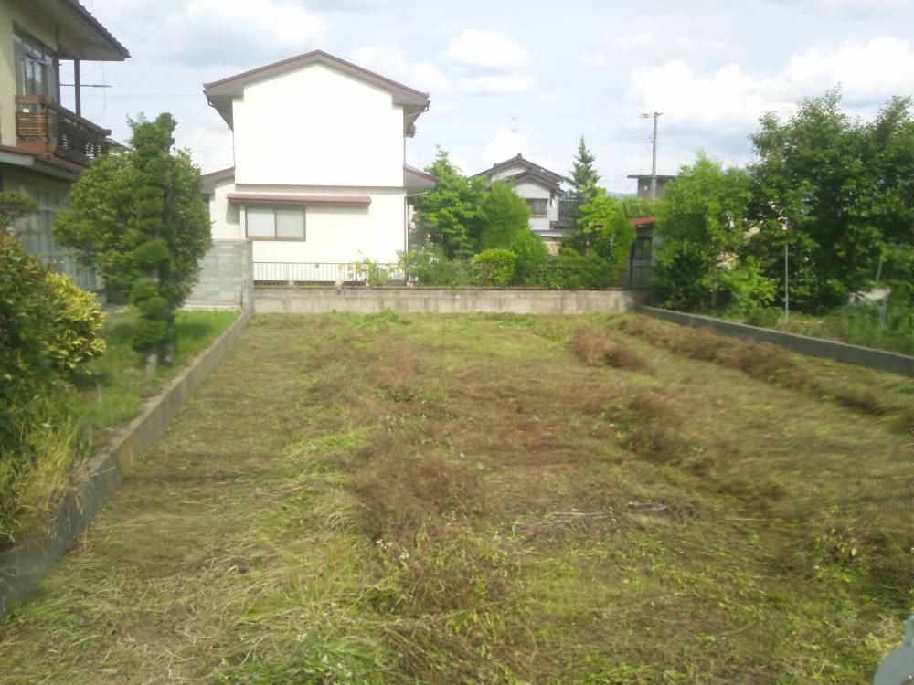 管理地草刈りです。80坪800万　建築条件付きです。ご連絡ください。