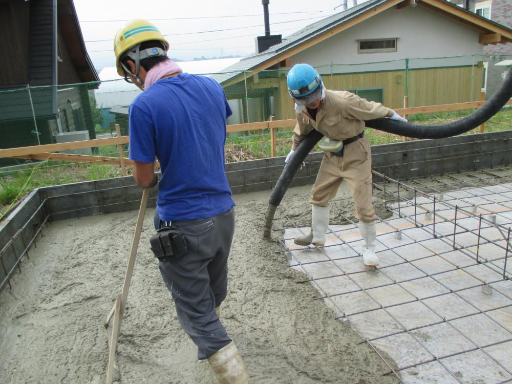 みはらしⅡ。「私のしろい家」基礎工事。