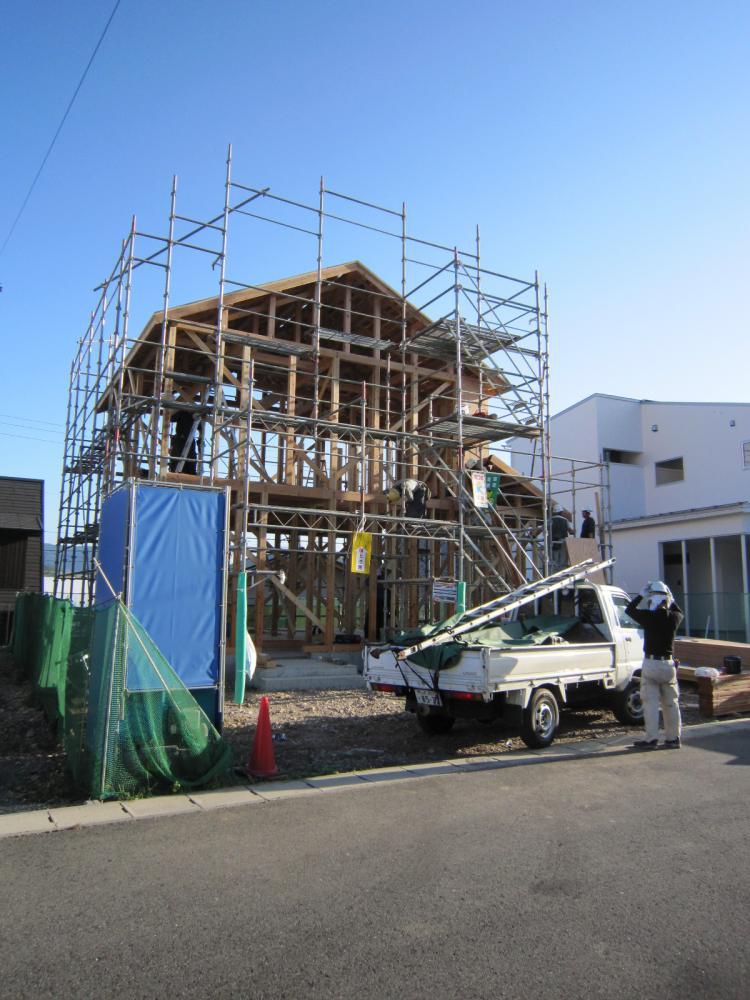 「私のしろい家」みはらしⅡ。無事上棟しました。