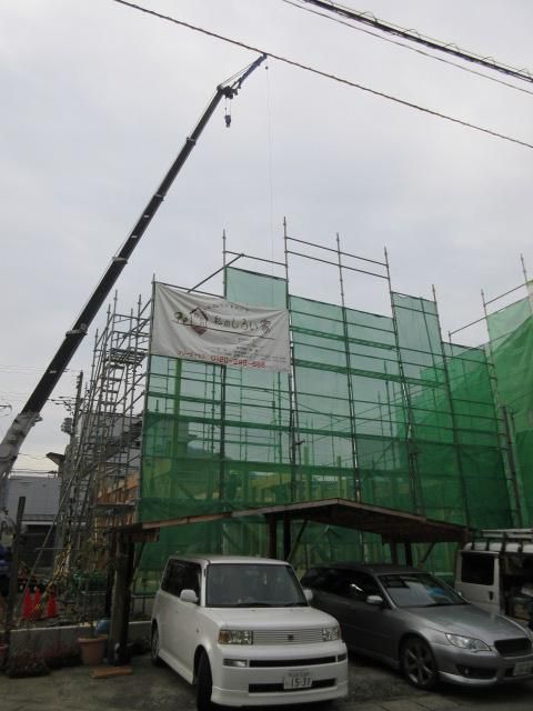 「私のしろい家」小白川。クレーンがやってきました。