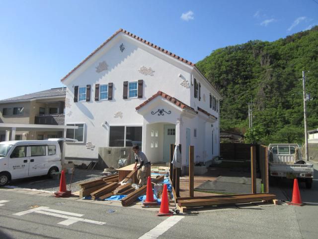「私のしろい家」小白川　外構工事もう少し！