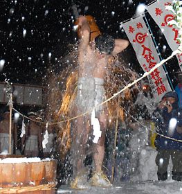 尾花沢市小正月　裸参り