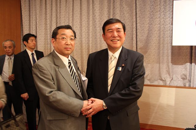 自民党県連大会・政経セミナー、石破幹事長と。