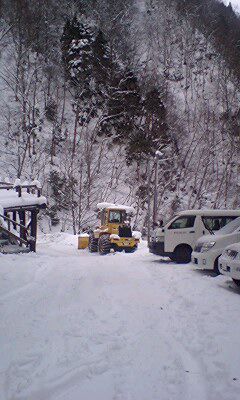 山奥の積雪情報（新高湯温泉）
