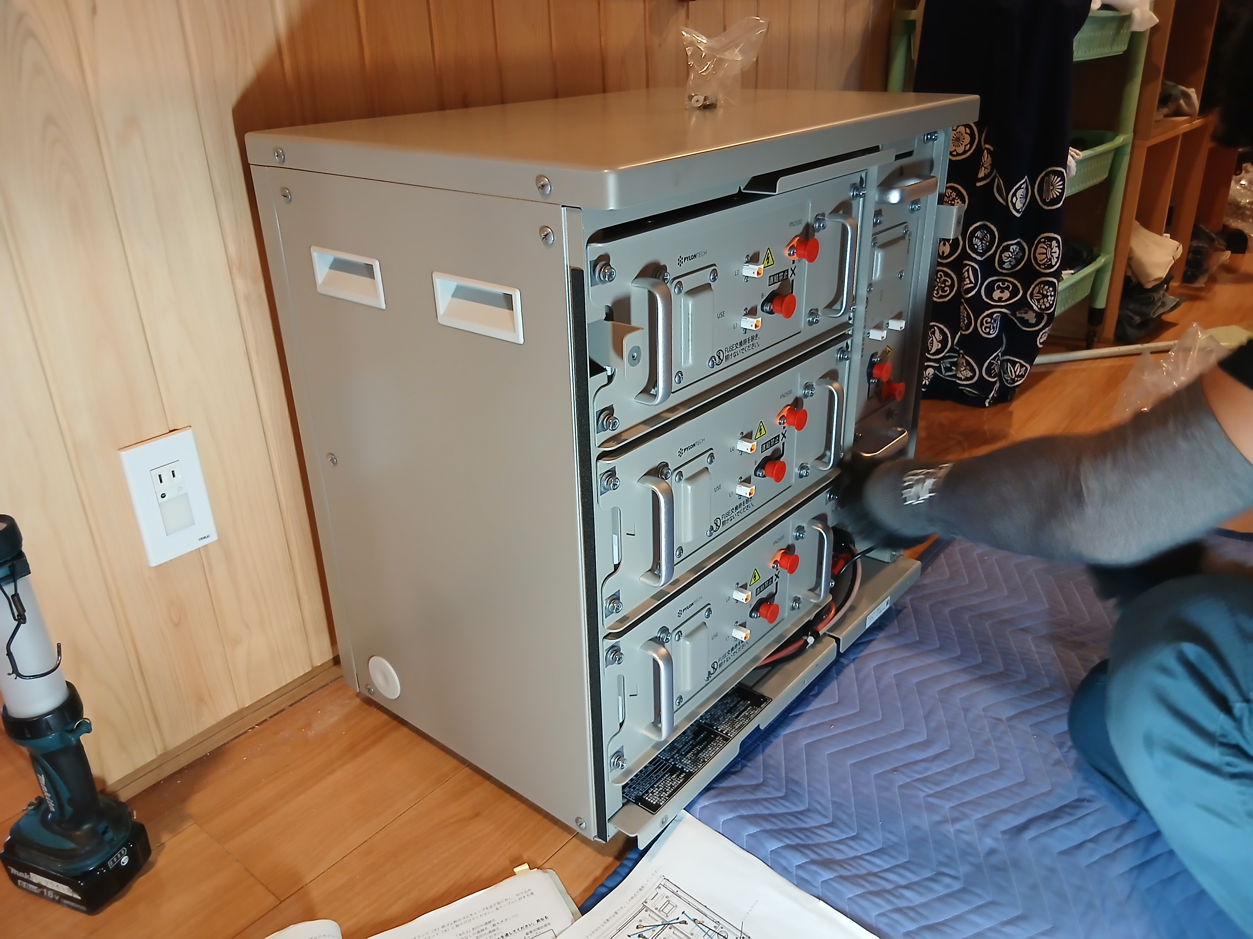 蓄電池工事!