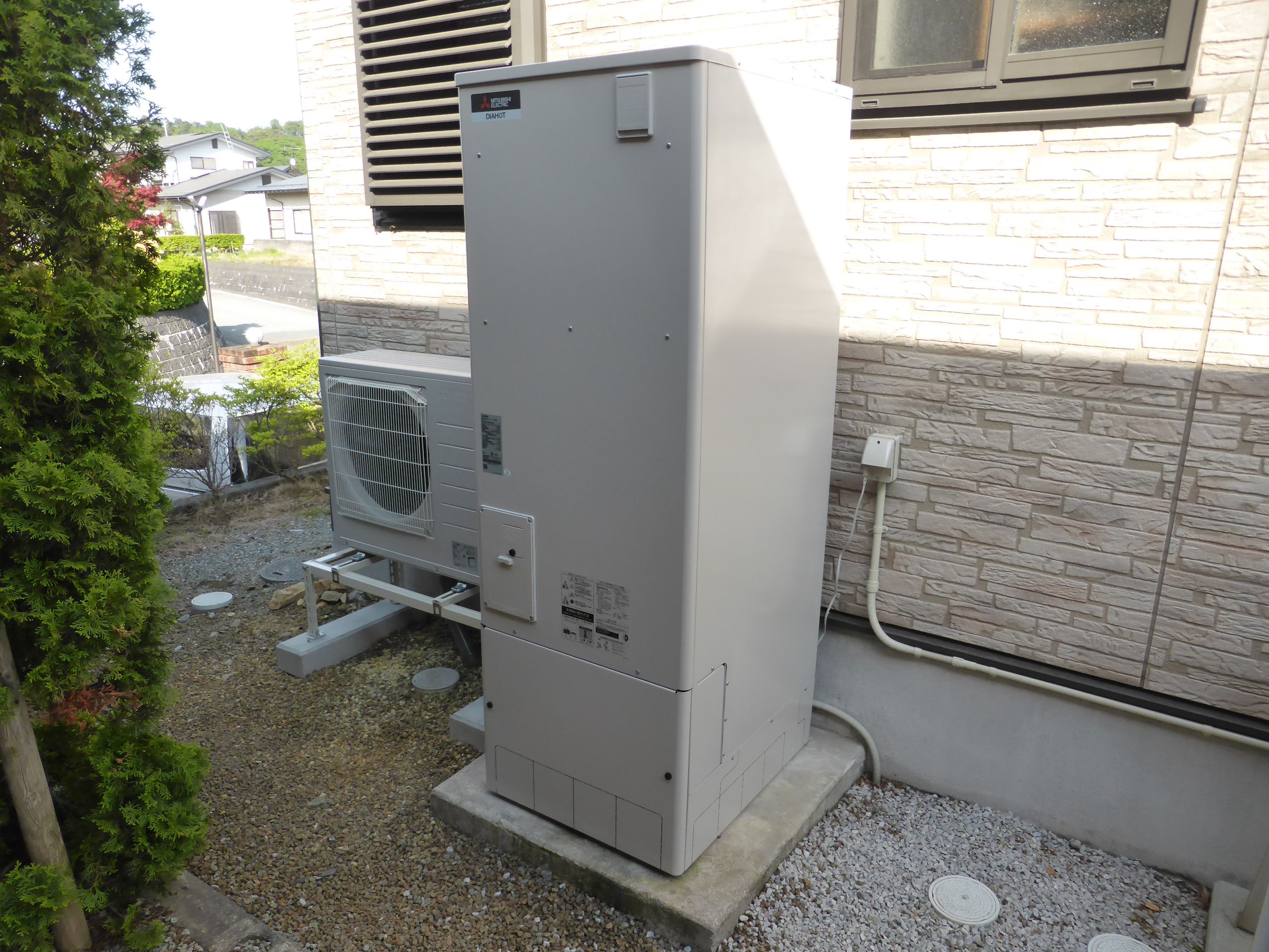 本日はエコキュート工事2台