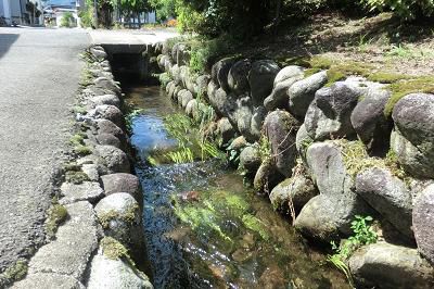 停車場を降りれば　⑨玉石の水路が巡る