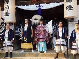 成田黒獅子祭り　③獅子が出ます