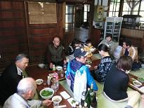 成田駅前の芋煮会　③孫から、怖い女房達続々登場？！