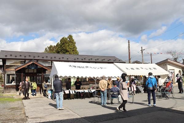 駅に集う人々（西大塚駅の5：完）