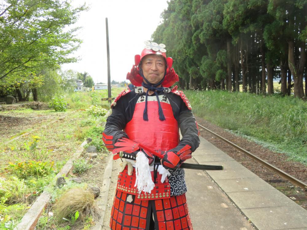 駅に集う人々　（羽前成田駅の１　ここから始まる）