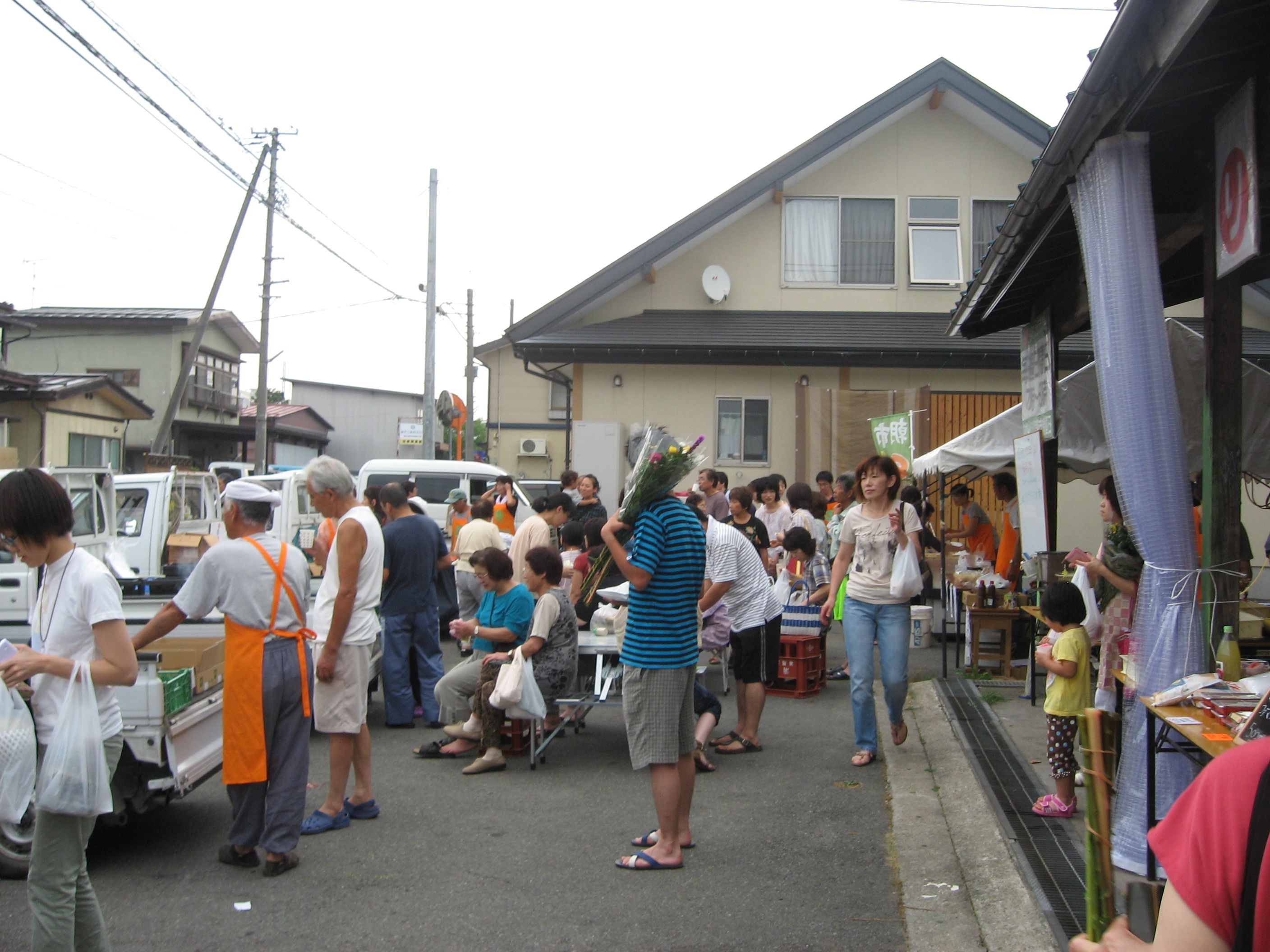 りんごう市場　朝市