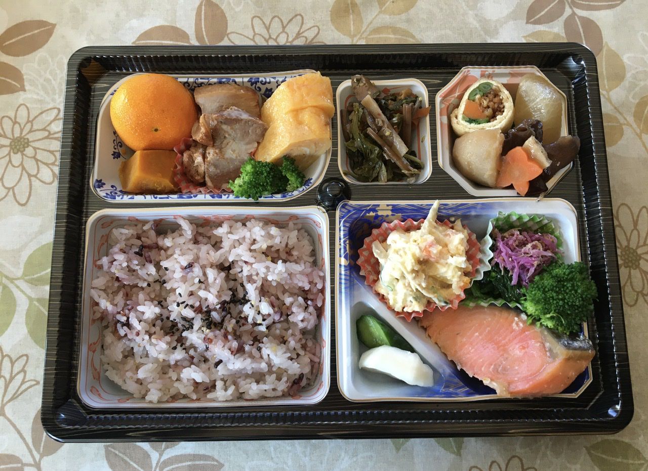 はい！小田部商店です！美蔵（みくら）弁当食べたよ！美味しいよ！
