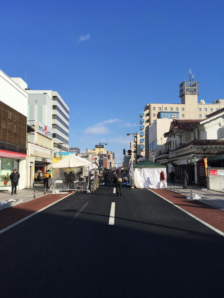 初市へ