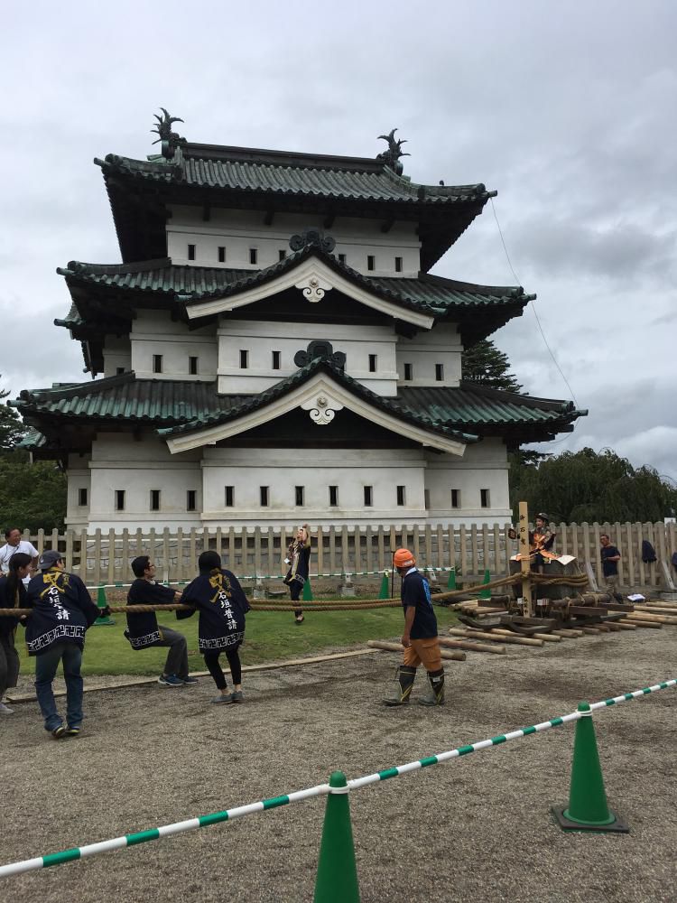 弘前城にて