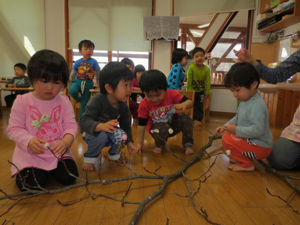 みんなで飾った　だんごの木