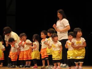 花まつり　みんなで元気に踊った「おはよう」