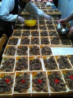 ∴牛肉食べてハッピーに・肉の斎藤∴