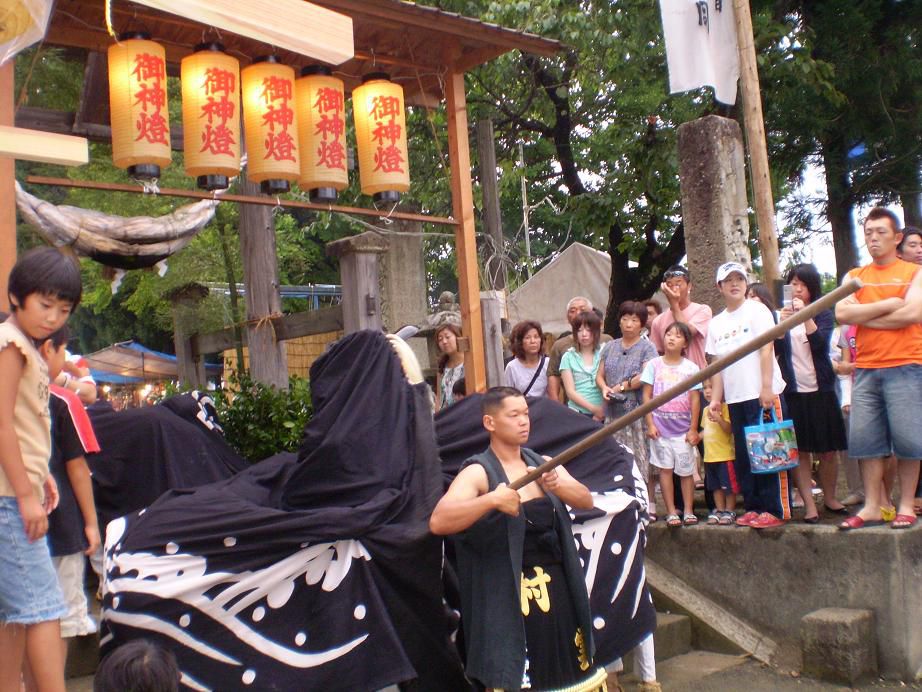 今日と明日は五所神社のお祭です