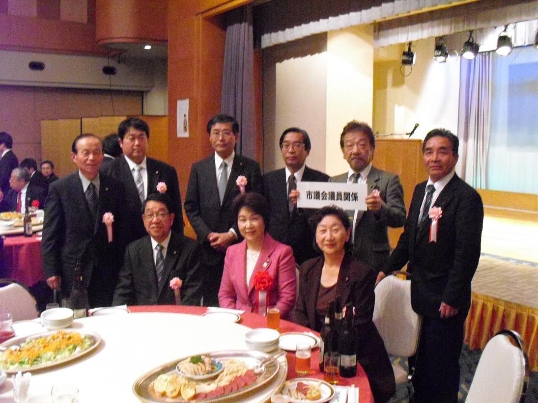 吉村県知事のお話を聞く