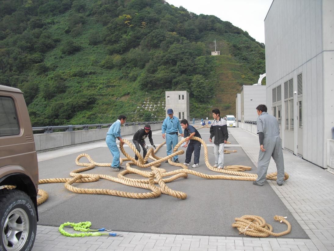 長井ダムで大綱引き準備OK