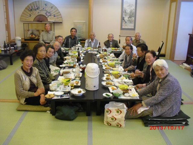 上郷老人クラブの芋煮会