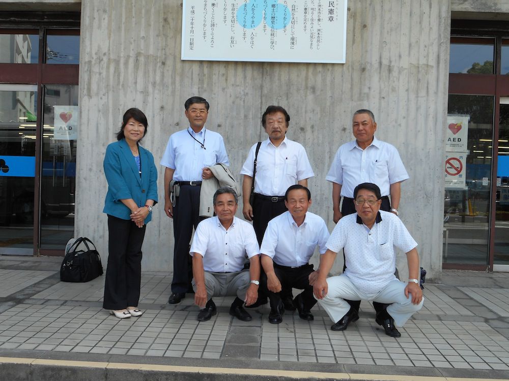 洲本市庁舎にて山口議会事務局長と