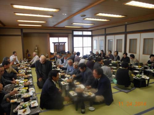 寺泉老く連の芋煮会