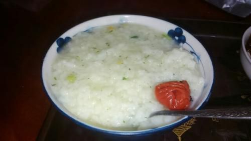 七草粥で胃腸を整えましょ。