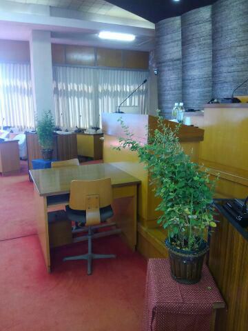 本会議場で