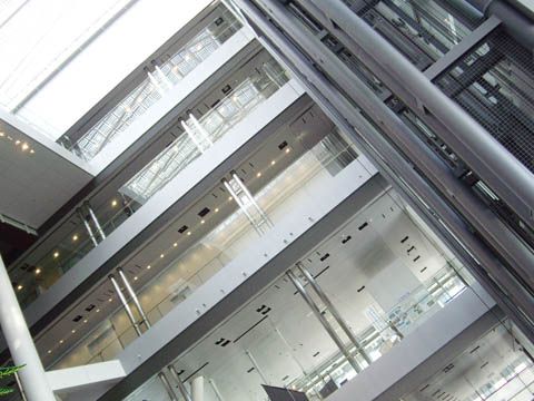 いわて県民情報交流センター(アイーナ)