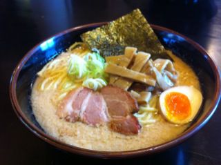 「こう路」とんこつラーメンがうまい！