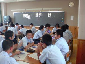 盛り上がった読書会3年1組