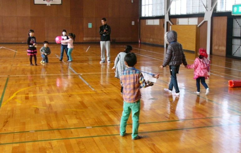 寒河江市ボランティアサークル「チェリーズ」の「寒河江市図書館まつり」