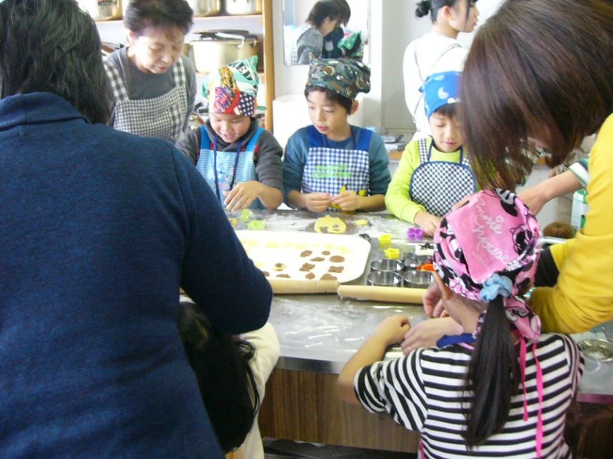 寒河江市ボランティアサークル「チェリーズ」の「チェリーズお菓子作り教室」