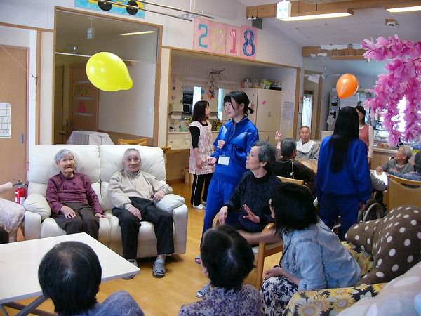 寒河江市ボランティアサークル「チェリーズ」の「グループホームあしたば」施設訪問