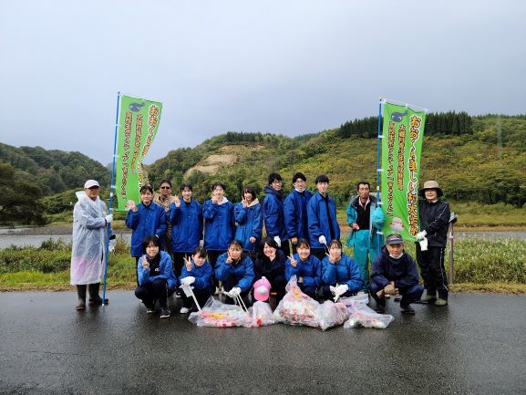 大蔵村青少年育成推進員との合同ごみ拾い活動（大蔵村高校生ボランティアサークルぎゃらくと）