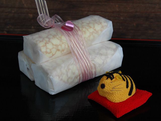 寅年の手土産に「豆乳ロール虎の巻」