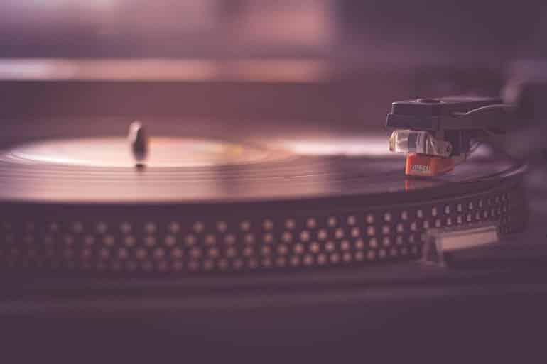 声楽は、脳卒中後の言語機能回復を後押し