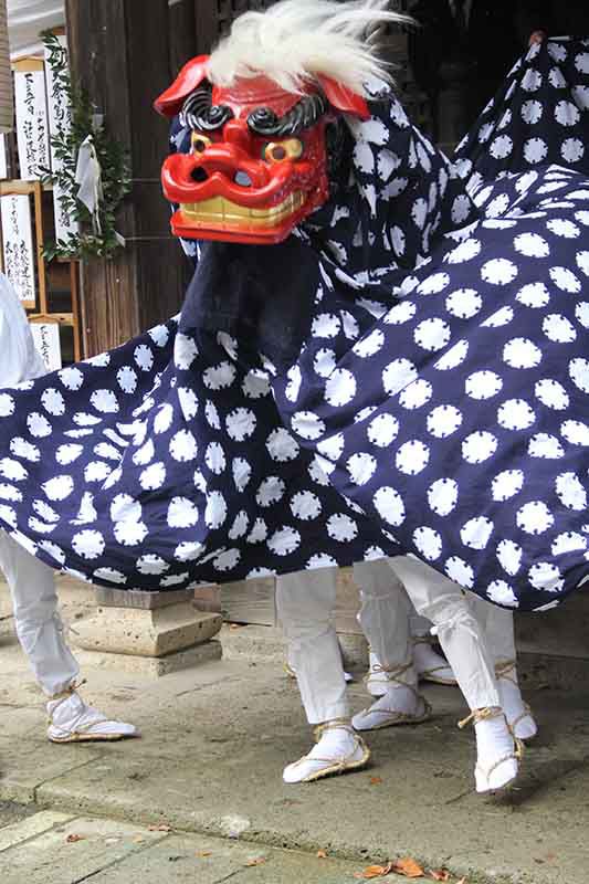 鮎貝八幡宮の獅子舞