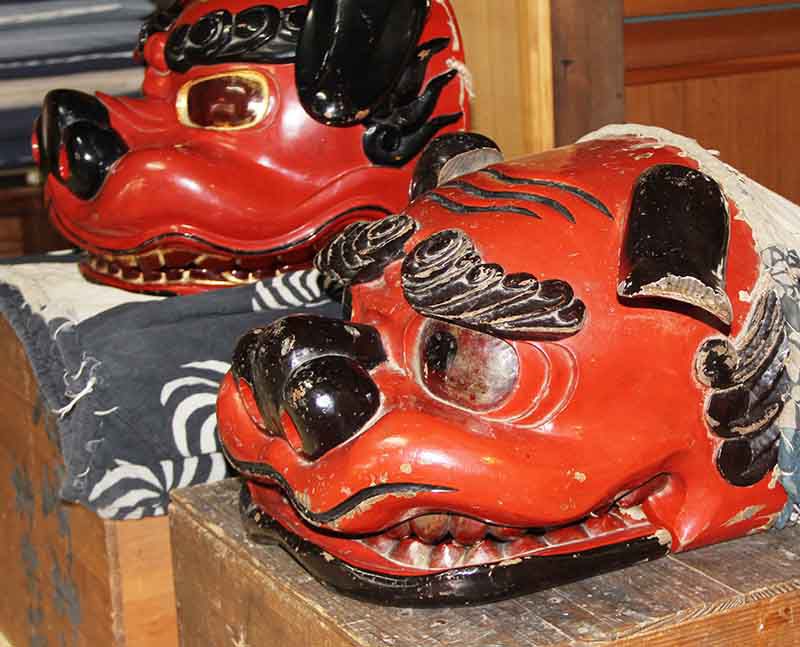 上山石崎神社の獅子頭