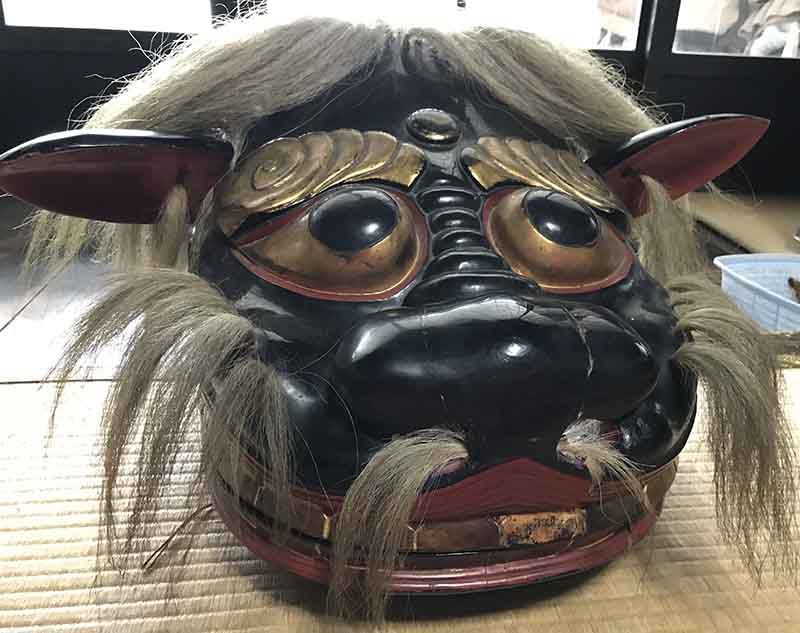 飯豊町下椿　座主神社の獅子頭